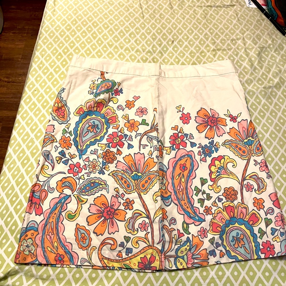 G.H Bass & Co size 6 skirt brand new… never worn